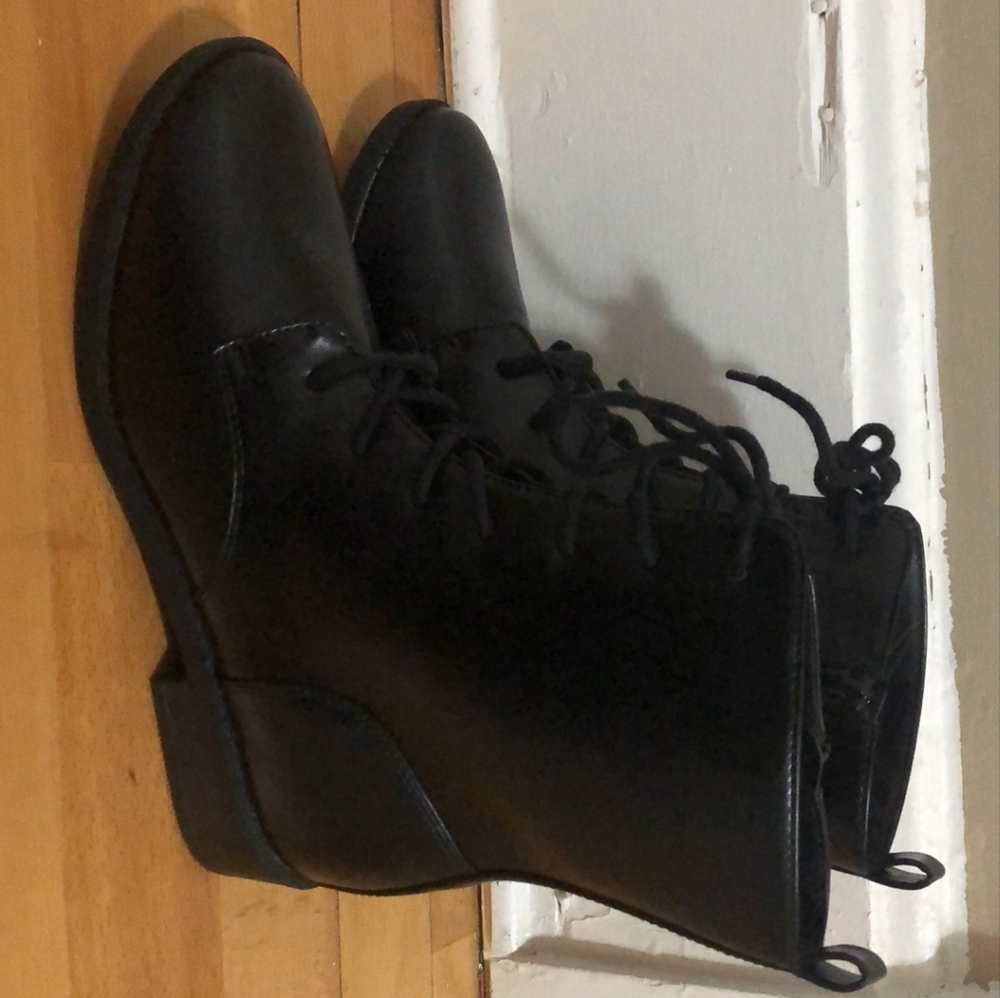 Boots - Picture 2 of 4